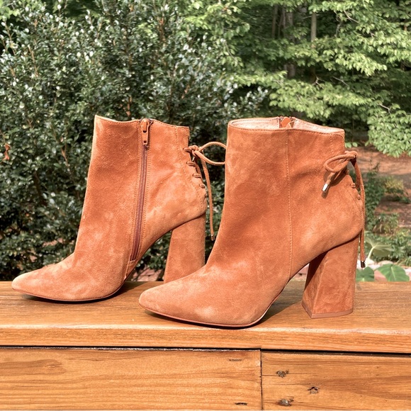Chinese Laundry Shoes - Chinese Laundry Kristin Cavallari
Suede Back Tie Ankle Boots Size 8.5